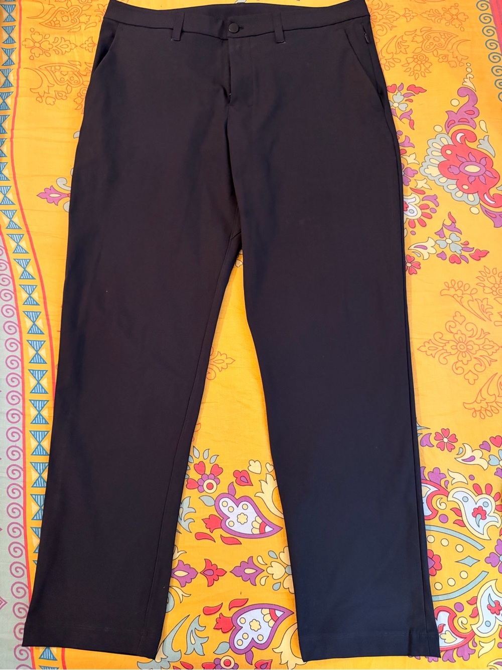 Lululemon Men's ABC Trouser Warpstreme Pant - Size Men's 34. Model : LM5A05S